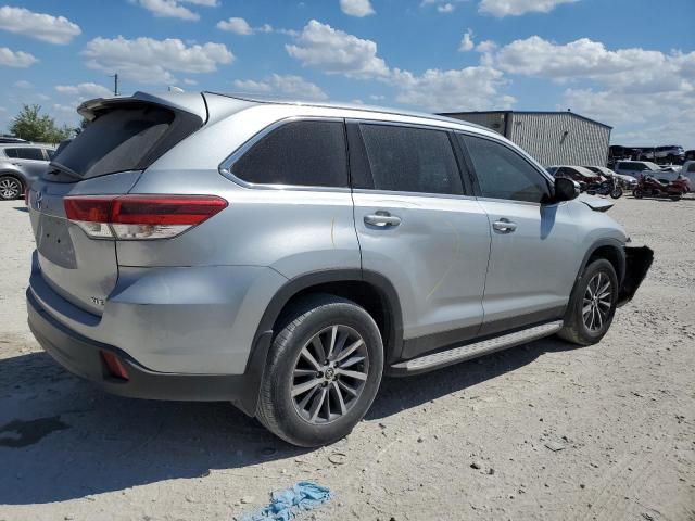 5TDKZRFH2KS565706  - TOYOTA HIGHLANDER  2019 IMG - 2