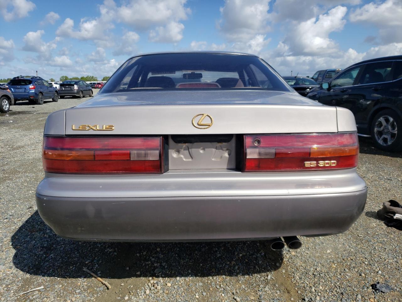 JT8VK13T9N0081632  - LEXUS ES  1992 IMG - 5