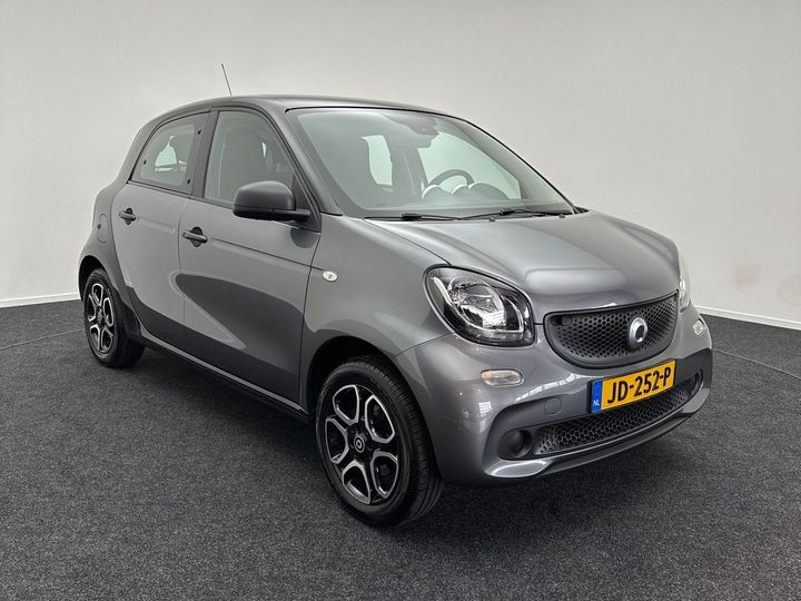 WME4530421Y067655  - SMART FORFOUR  2016 IMG - 4