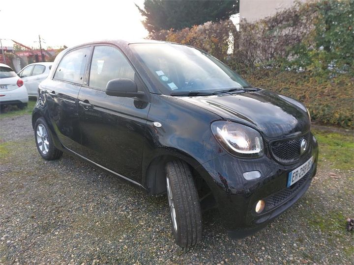 WME4530911Y144568  - SMART FORFOUR  2017 IMG - 2