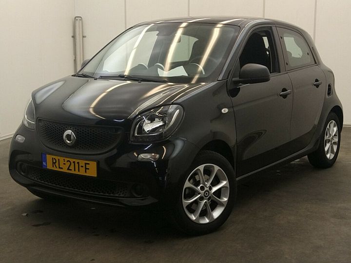 WME4530421Y109723  - SMART FORFOUR  2017 IMG - 1
