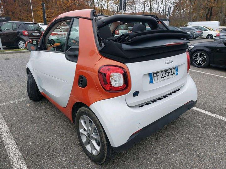 WME4534911K389674  - SMART FORTWO CABRIOLET  2019 IMG - 2