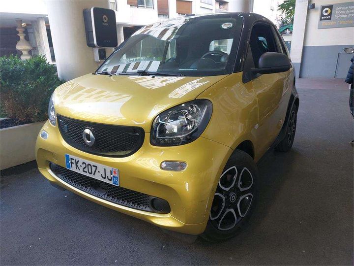 WME4534911K412625  - SMART FORTWO CABRIOLET  2019 IMG - 1