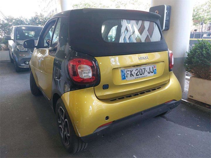 WME4534911K412625  - SMART FORTWO CABRIOLET  2019 IMG - 2