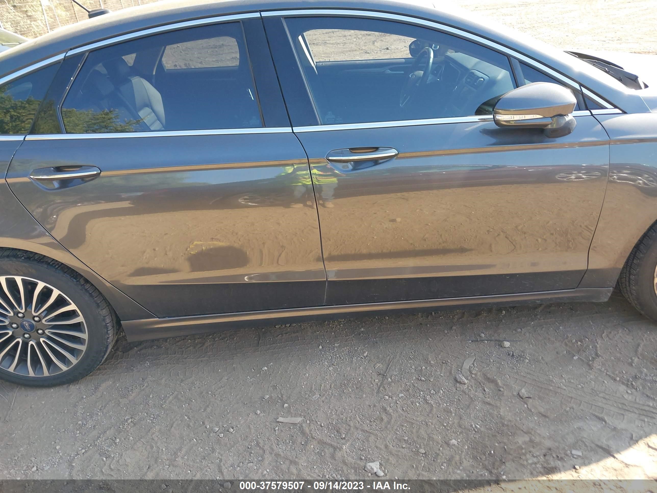3FA6P0HDXHR205811  - FORD FUSION  2017 IMG - 12
