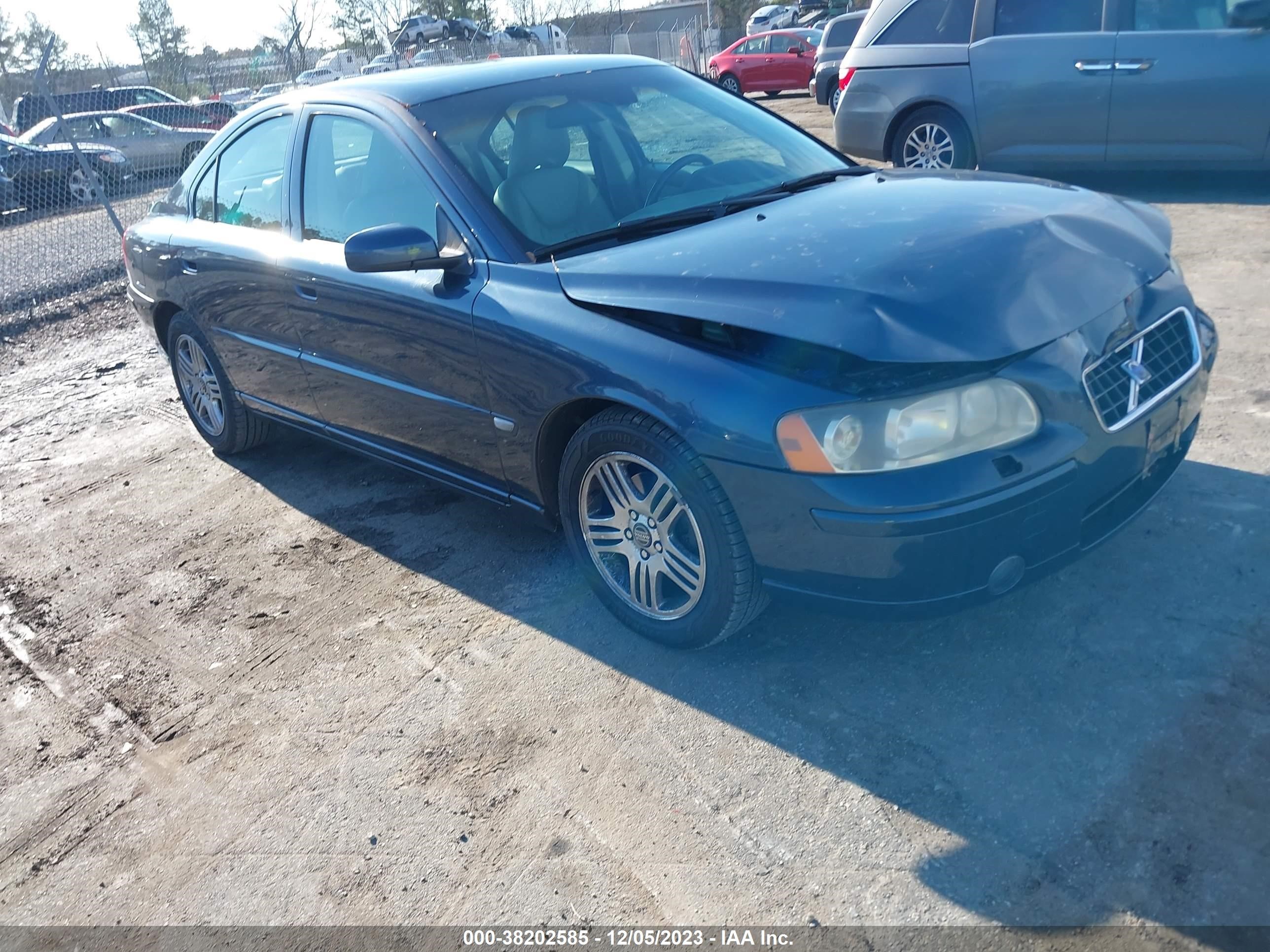 YV1RS592152451172  - VOLVO S60  2005 IMG - 0