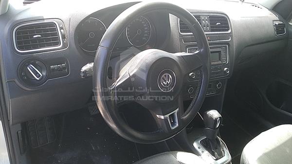 WVWBC2A79ET010054  - VOLKSWAGEN POLO  2014 IMG - 11