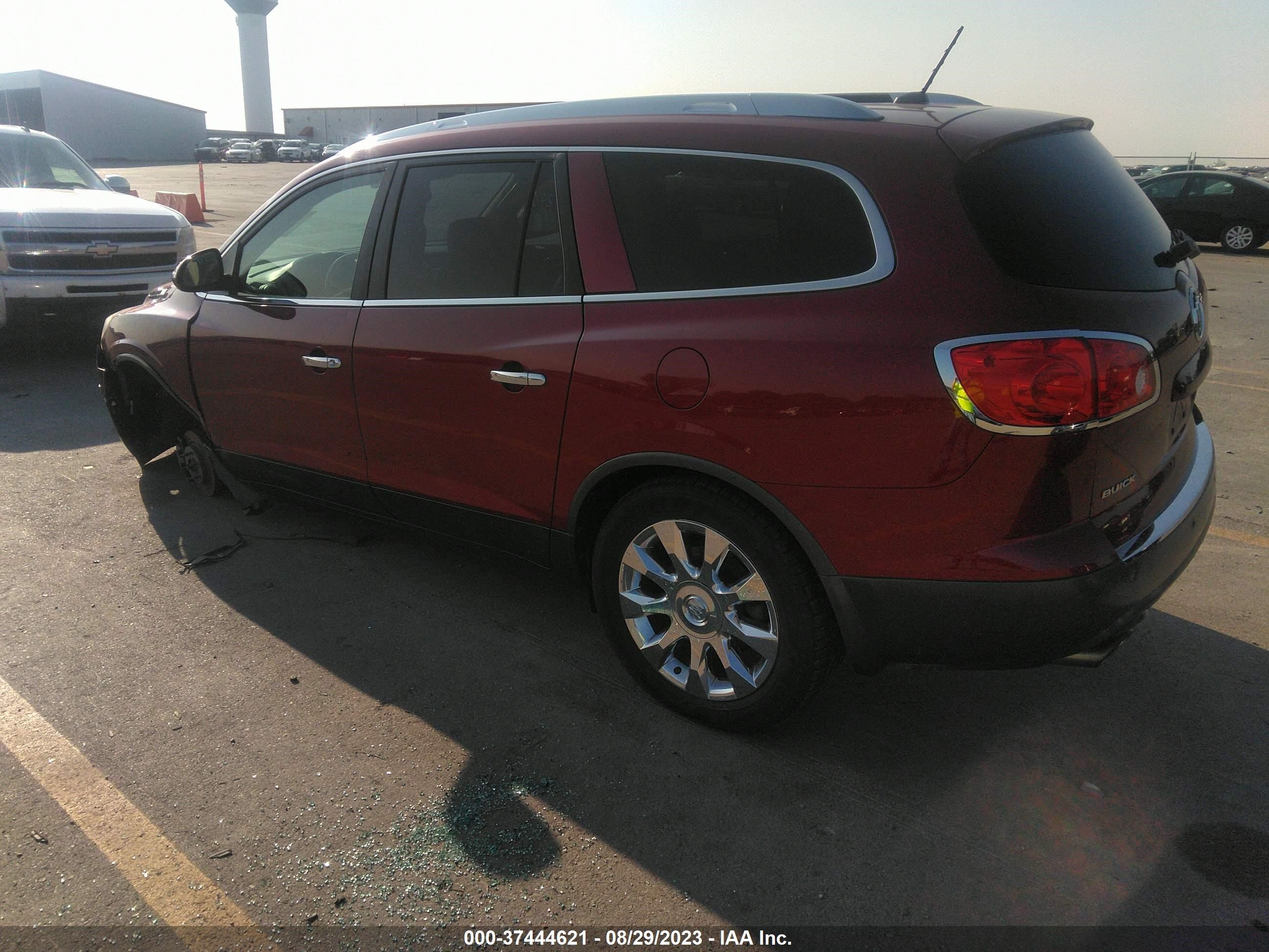 5GAKVCED8BJ335898  - BUICK ENCLAVE  2011 IMG - 2