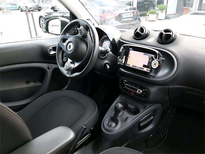 WME4533911K364975  - SMART FORTWO COUPE  2019 IMG - 4