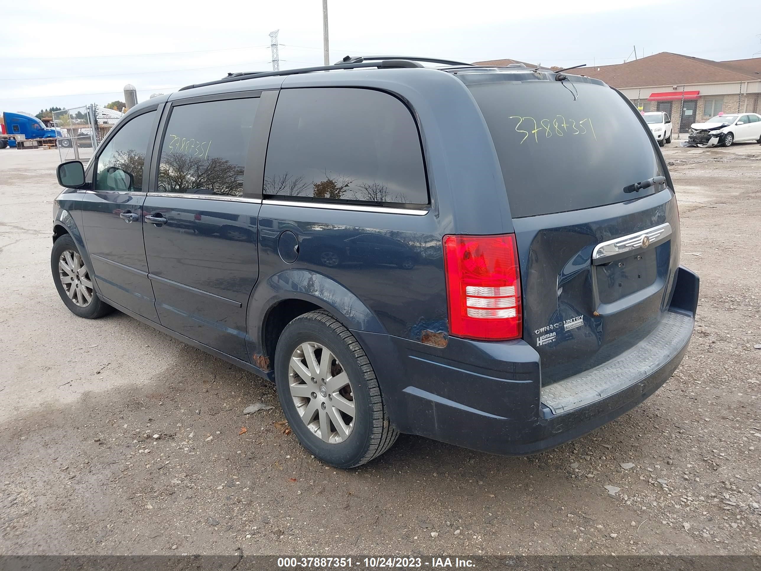 2A8HR54P88R711193  - CHRYSLER TOWN & COUNTRY  2008 IMG - 2