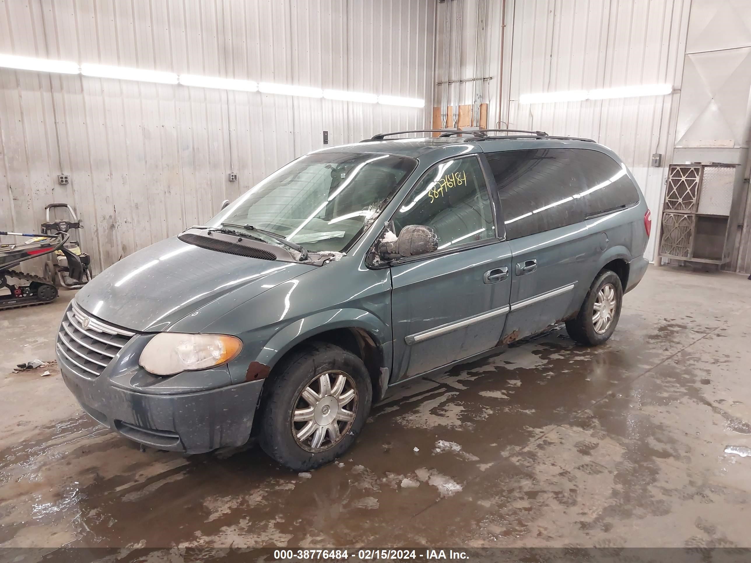 2A4GP54L56R858133  - CHRYSLER TOWN & COUNTRY  2006 IMG - 1
