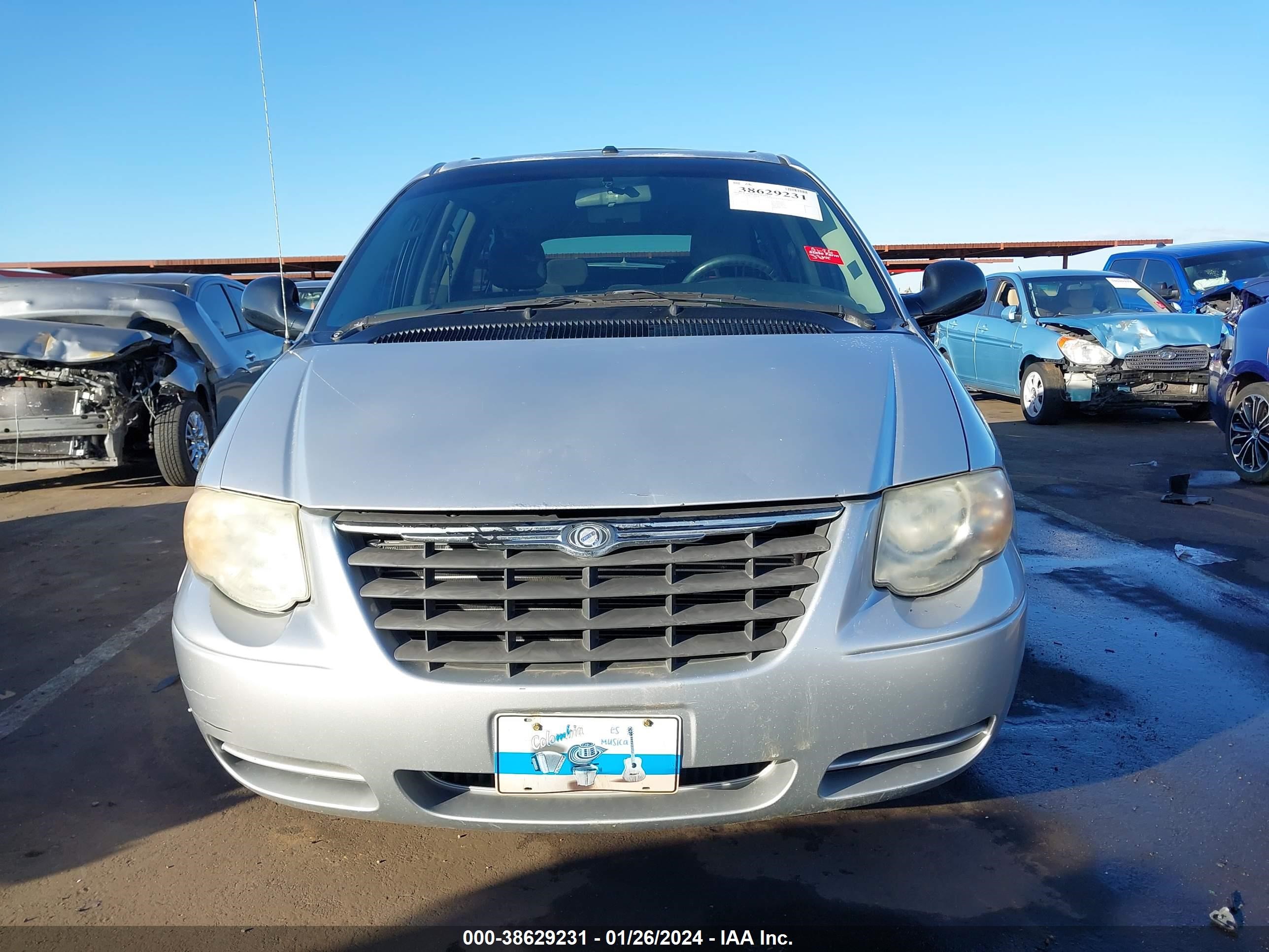 2A4GP54L96R859821  - CHRYSLER TOWN & COUNTRY  2006 IMG - 11
