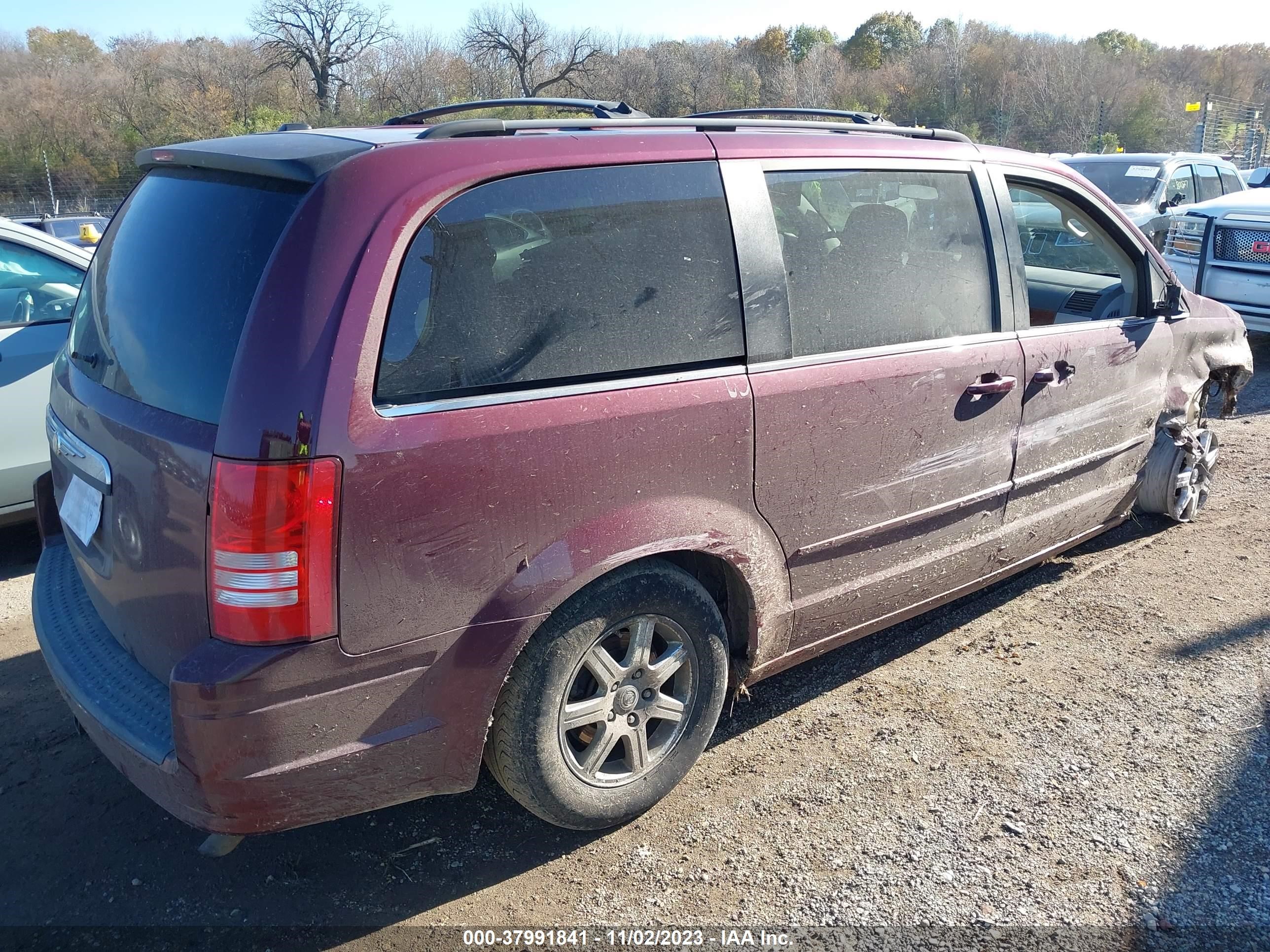 2A8HR54P78R711007  - CHRYSLER TOWN & COUNTRY  2008 IMG - 3