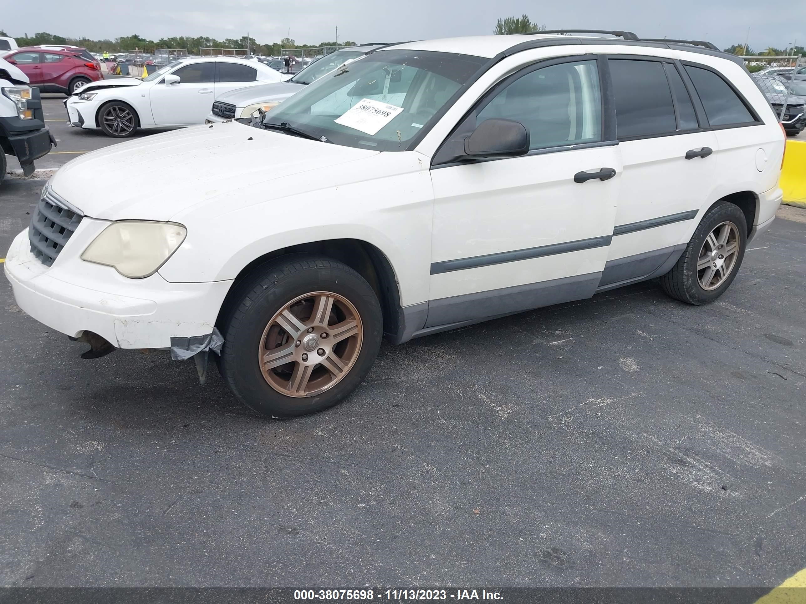 2A8GM48L18R657845  - CHRYSLER PACIFICA  2008 IMG - 1