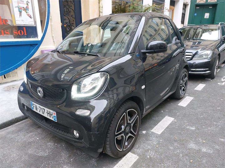 WME4534911K407723  -  Fortwo Cabriolet 2019 IMG - 1 